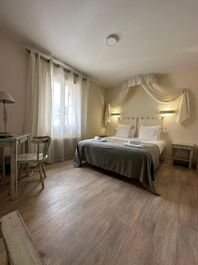 Hotel Des Roches - Climatisation Les Eyzies Ngoại thất bức ảnh